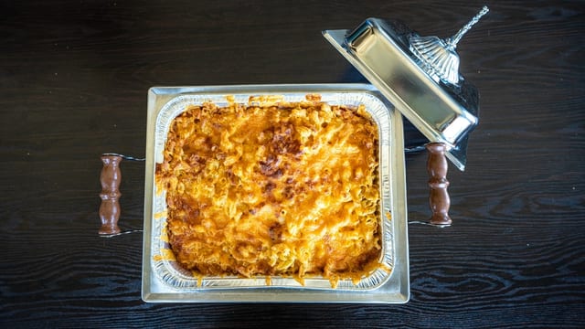 MACARONI & CHEESE.