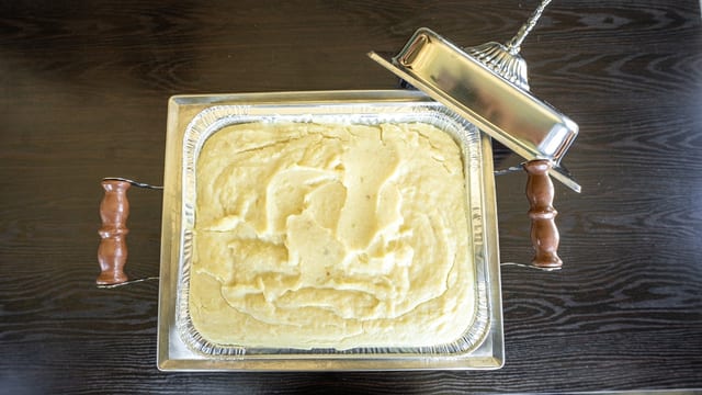 GARLIC MASHED POTATOES.