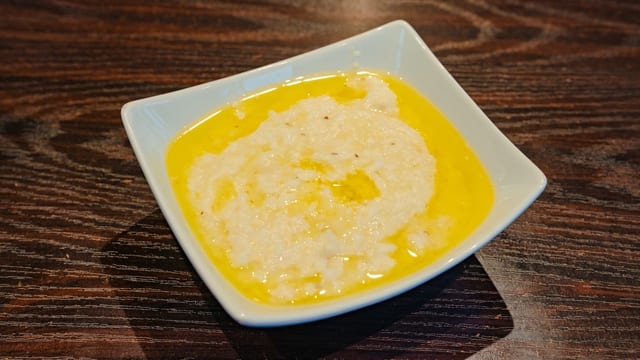 CREAMY SOUTHERN GRITS.
